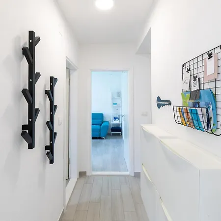 Apartman With A Parking Space Hvar - 22023 *