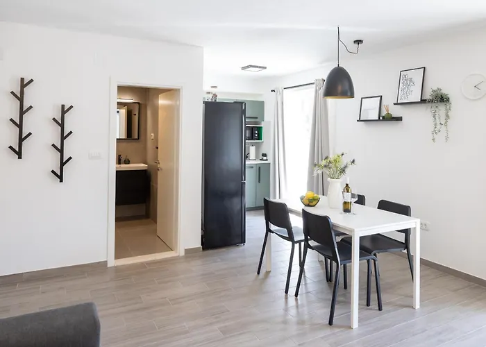 With A Parking Space Hvar - 22023